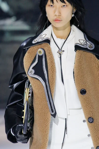 Look 70